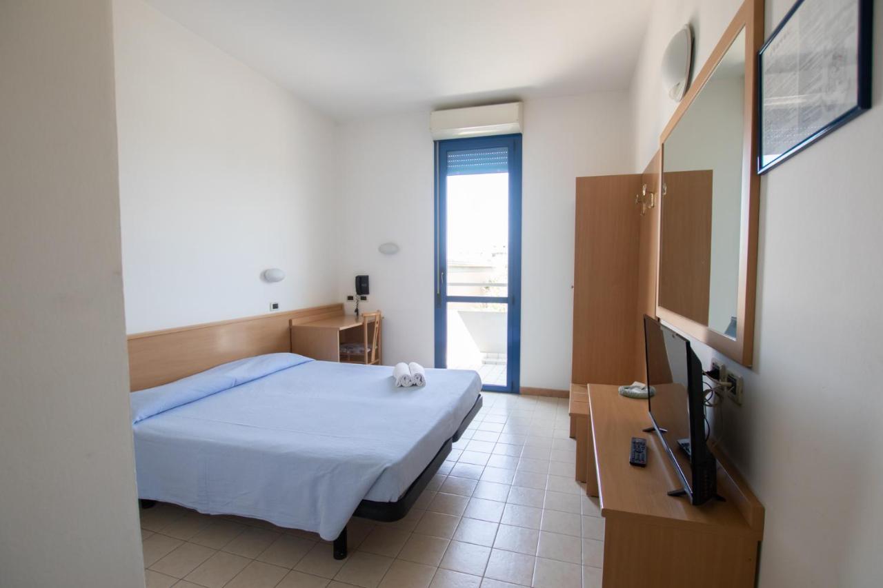 Piccolo Hotel Равена Екстериор снимка