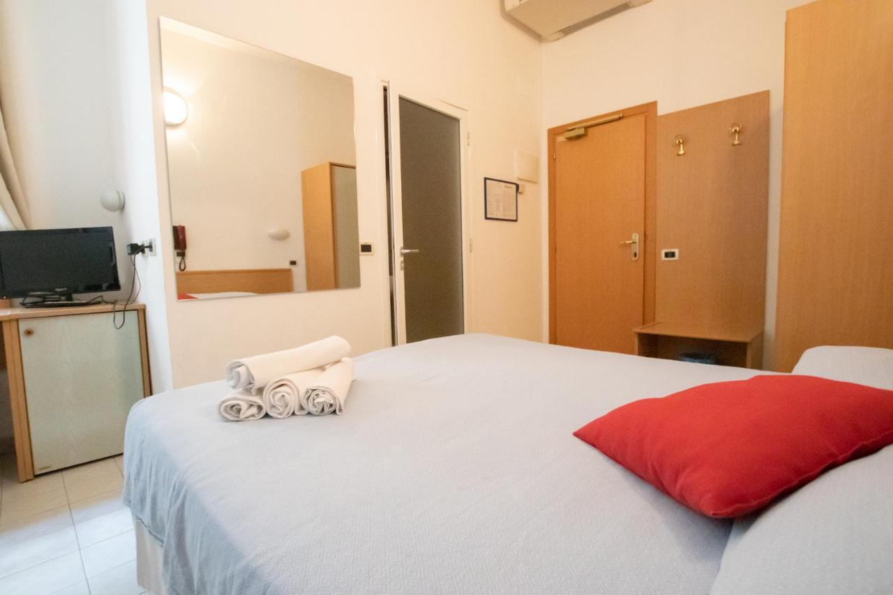 Piccolo Hotel Равена Екстериор снимка