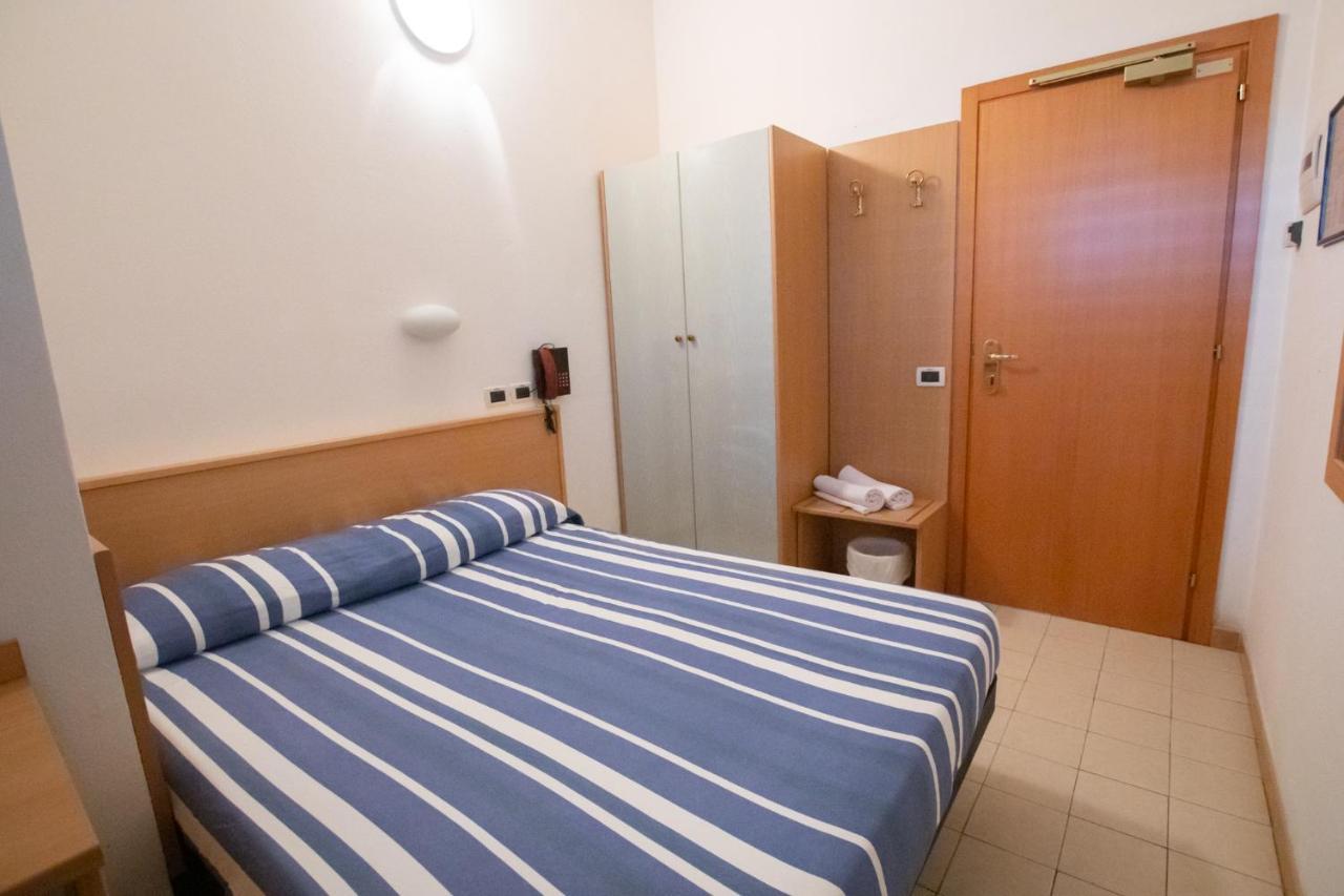 Piccolo Hotel Равена Екстериор снимка