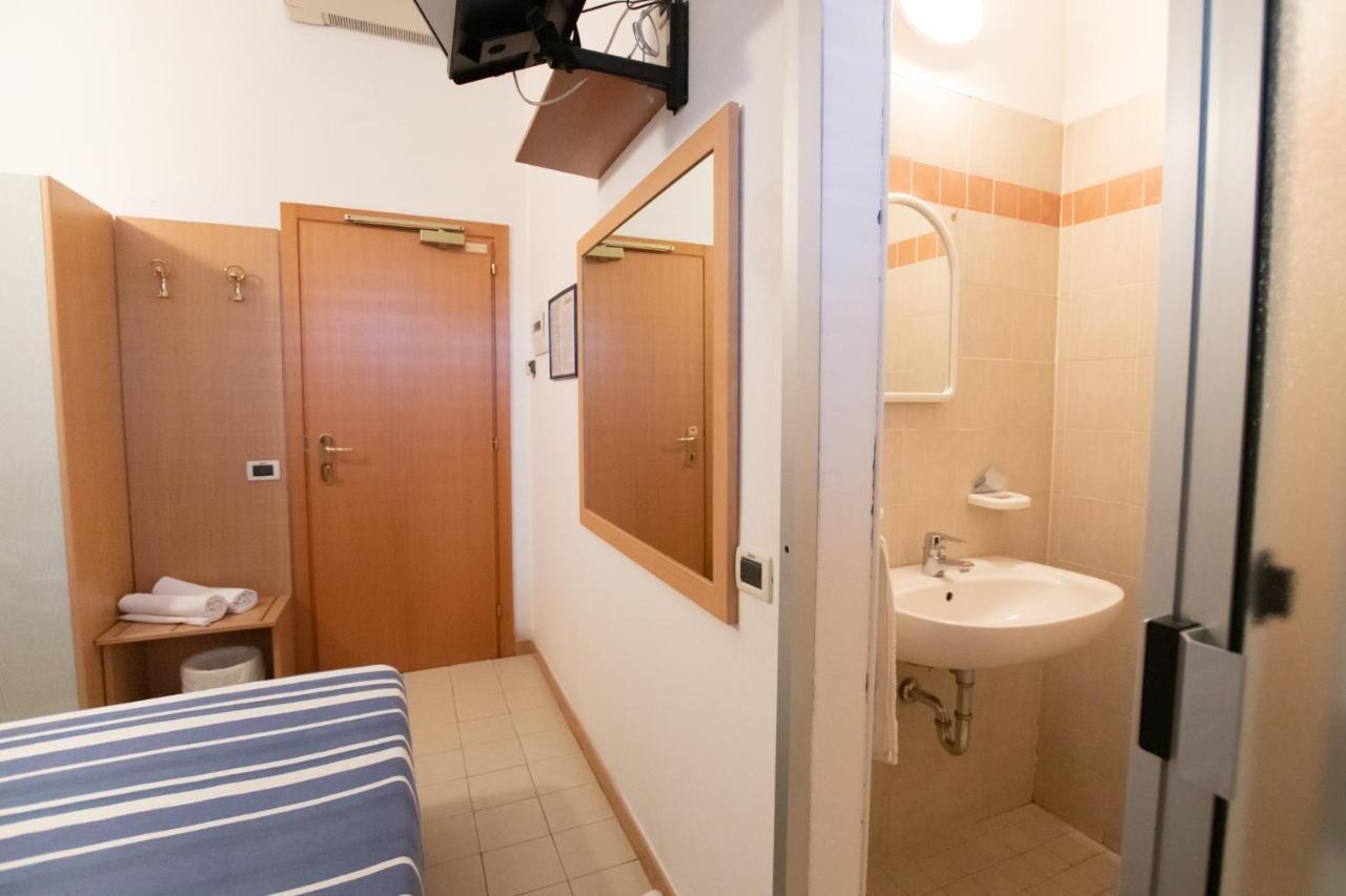 Piccolo Hotel Равена Екстериор снимка